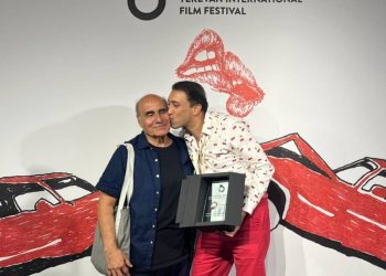 اعطای جایزه به «تهران، یک تاریخ ناتمام» در جشنواره زردآلوی طلایی