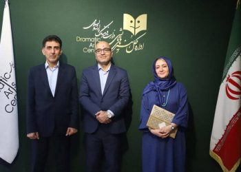 دو خبر از تئاتر