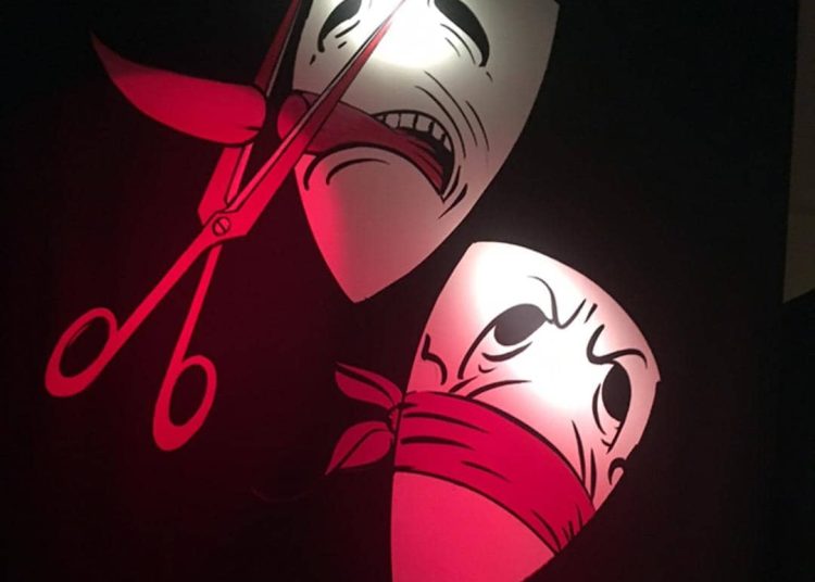  گریز پروانه های سیاه از سرورهای فیلتر شده به صحنه تئاتر