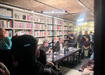 رونمایی این کتاب جذابتر از لحظات روی فرش قرمز فیلم‌ها بود